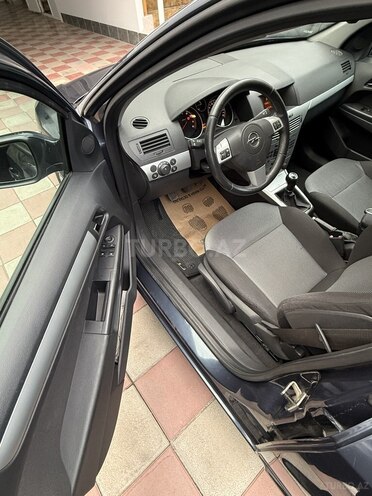 Opel Astra 2009, 217,000 km - 1.4 l - Göyçay
