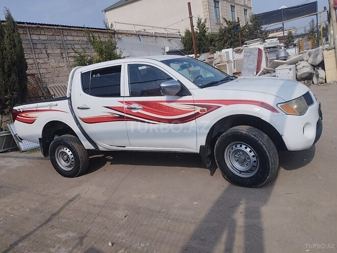 Mitsubishi L200 2005, 323,358 km - 2.5 l - Bakı