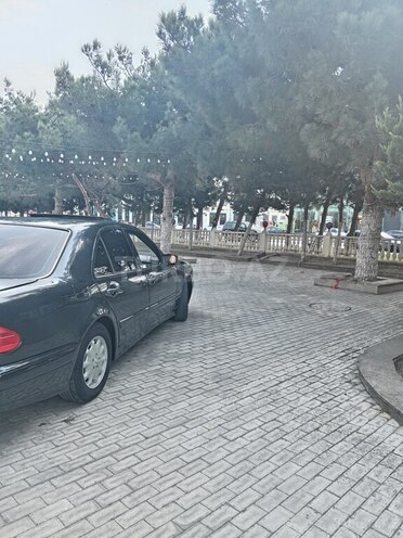 Mercedes E 230 1995, 438,000 km - 2.3 l - Bakı