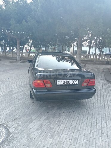 Mercedes E 230 1995, 438,000 km - 2.3 l - Bakı