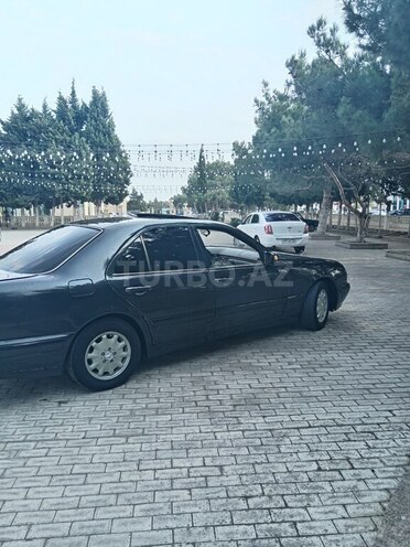 Mercedes E 230 1995, 438,000 km - 2.3 l - Bakı