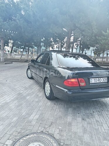 Mercedes E 230 1995, 438,000 km - 2.3 l - Bakı