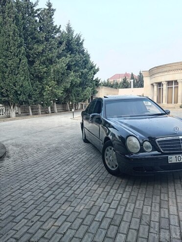 Mercedes E 230 1995, 438,000 km - 2.3 l - Bakı