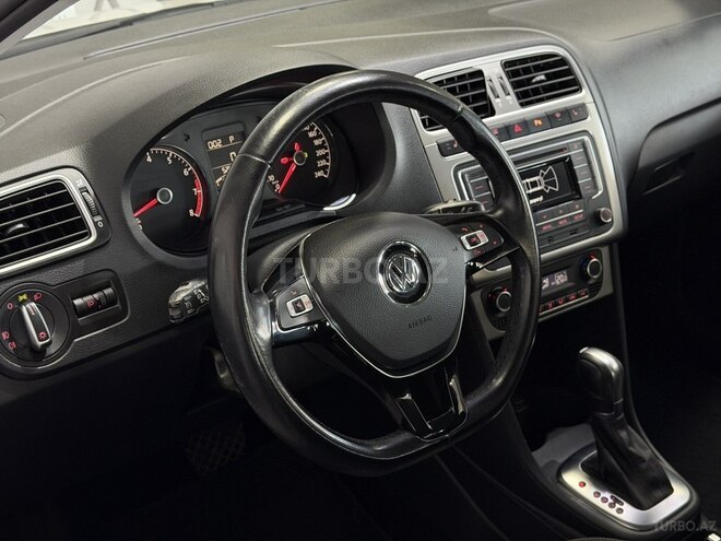 Volkswagen Polo 2018, 52,500 km - 1.6 л - Bakı