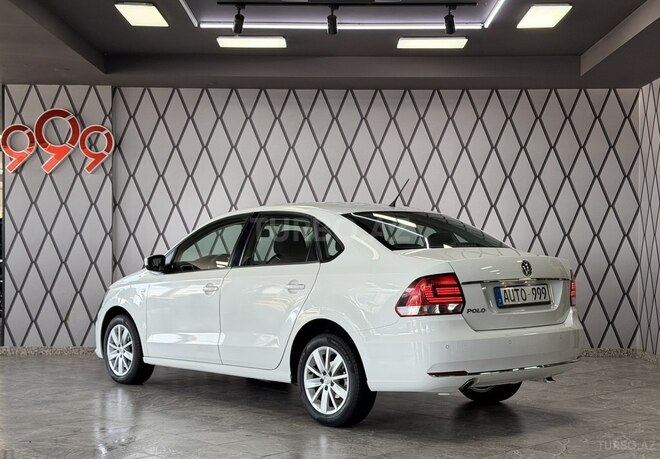 Volkswagen Polo 2018, 52,500 km - 1.6 л - Bakı