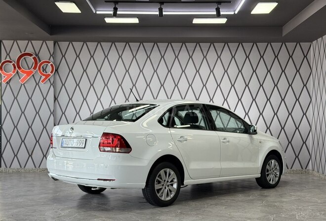 Volkswagen Polo 2018, 52,500 km - 1.6 л - Bakı