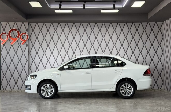 Volkswagen Polo 2018, 52,500 km - 1.6 л - Bakı