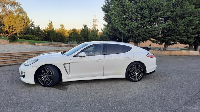 Porsche Panamera 2012, 220,000 km - 3.6 l - Qusar