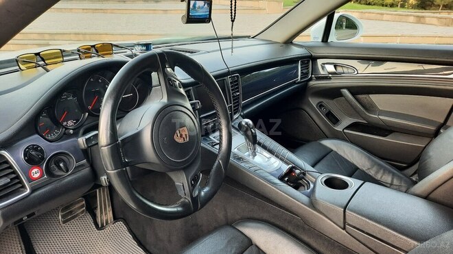 Porsche Panamera 2012, 220,000 km - 3.6 l - Qusar