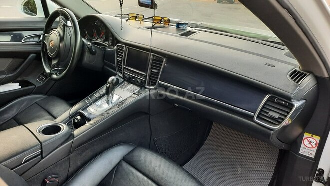 Porsche Panamera 2012, 220,000 km - 3.6 l - Qusar