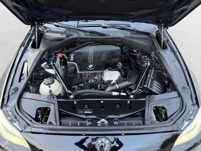 BMW 528 2014, 122,500 km - 2.0 l - Gəncə