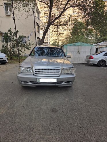 Mercedes C 220 1999, 385,000 km - 2.2 l - Bakı