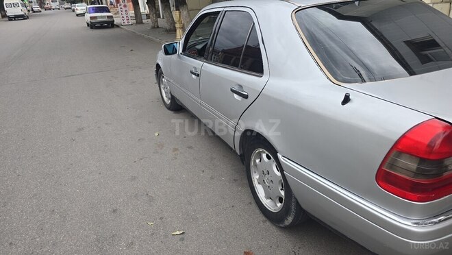 Mercedes C 220 1994, 552,000 km - 2.2 л - Quba