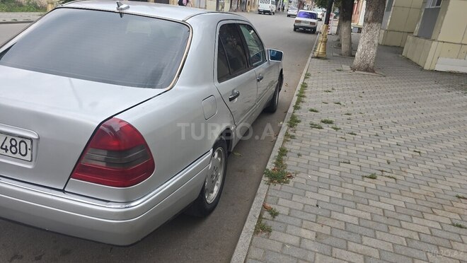 Mercedes C 220 1994, 552,000 km - 2.2 л - Quba