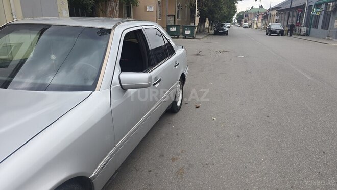 Mercedes C 220 1994, 552,000 km - 2.2 л - Quba