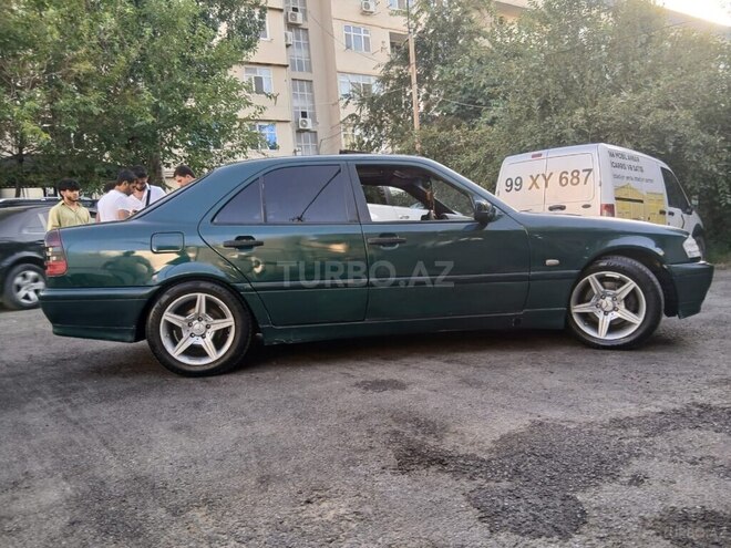 Mercedes C 240 1999, 290,000 km - 2.4 l - Bakı
