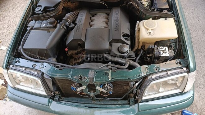 Mercedes C 240 1999, 290,000 km - 2.4 l - Bakı