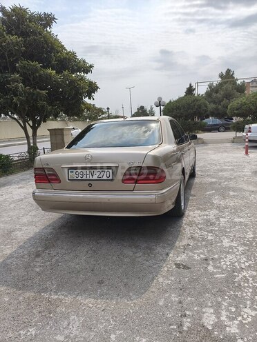 Mercedes E 270 2001, 409,250 km - 2.7 l - Bakı