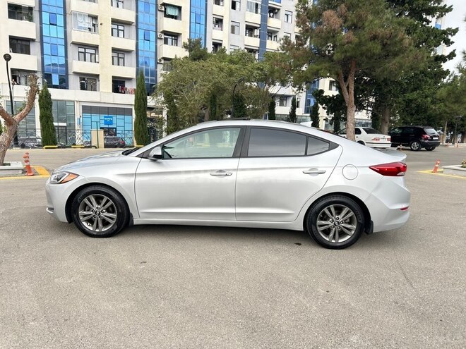 Hyundai Elantra 2018, 64,000 km - 2.0 л - Bakı