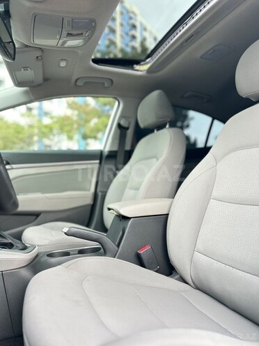 Hyundai Elantra 2018, 64,000 km - 2.0 л - Bakı
