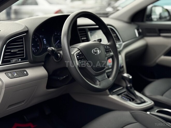 Hyundai Elantra 2018, 130,000 km - 2.0 л - Bakı