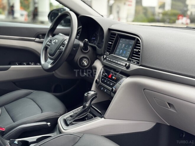 Hyundai Elantra 2018, 130,000 km - 2.0 л - Bakı