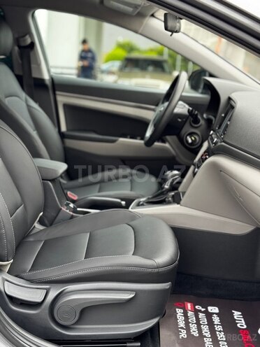 Hyundai Elantra 2018, 130,000 km - 2.0 л - Bakı