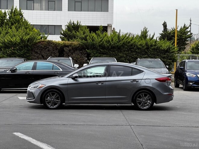 Hyundai Elantra 2018, 130,000 km - 2.0 л - Bakı