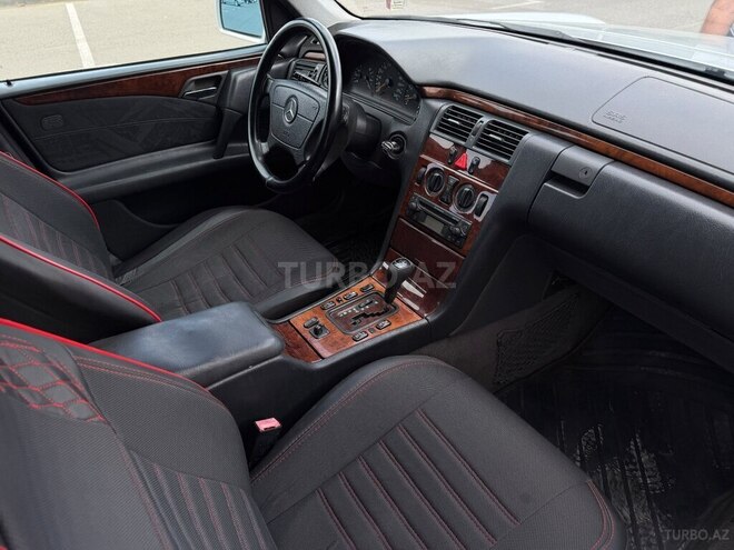 Mercedes E 240 1998, 252,000 km - 2.4 l - Gəncə