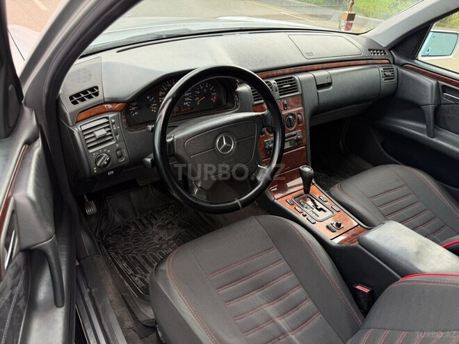 Mercedes E 240 1998, 252,000 km - 2.4 l - Gəncə