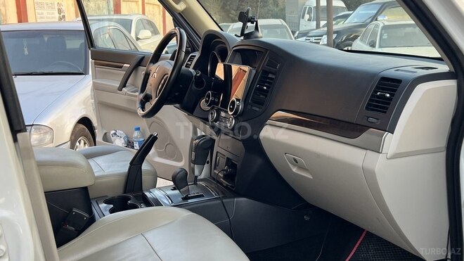 Mitsubishi Pajero 2010, 184,000 km - 3.5 l - Sumqayıt