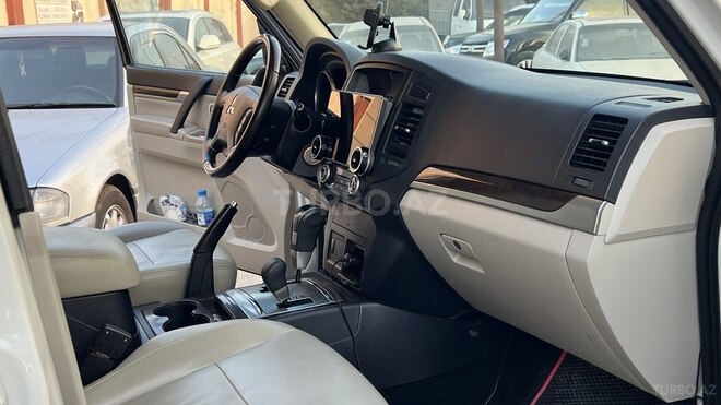 Mitsubishi Pajero 2010, 184,000 km - 3.5 l - Sumqayıt