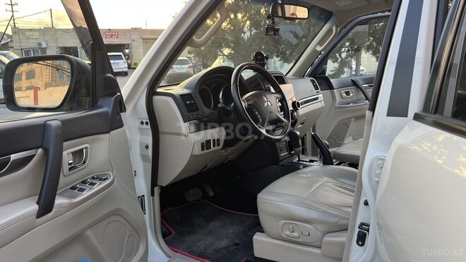 Mitsubishi Pajero 2010, 184,000 km - 3.5 l - Sumqayıt