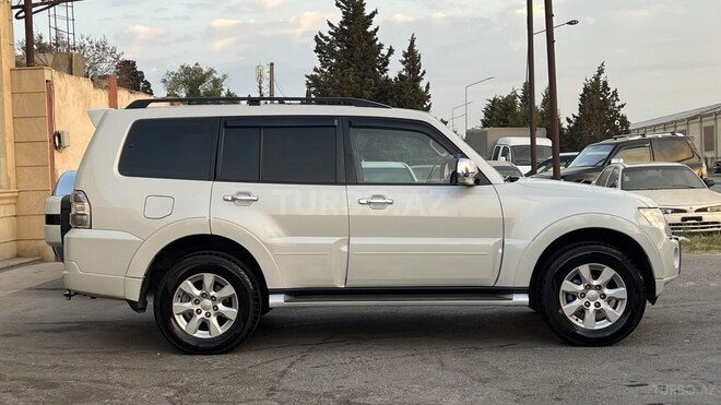 Mitsubishi Pajero 2010, 184,000 km - 3.5 l - Sumqayıt