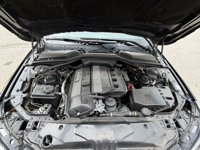 BMW 525 2004, 220,000 km - 3.0 л - Bakı
