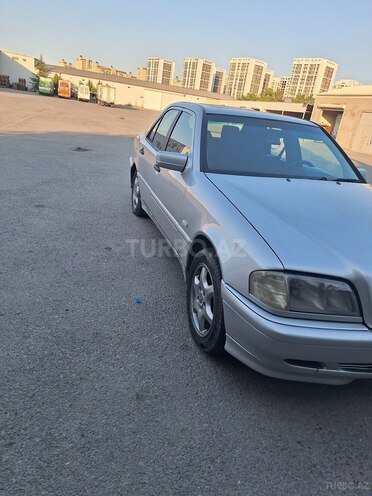 Mercedes E 200 1998, 235,600 km - 2.2 l - Bakı