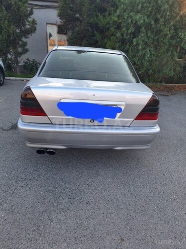 Mercedes E 200 1998, 235,600 km - 2.2 l - Bakı
