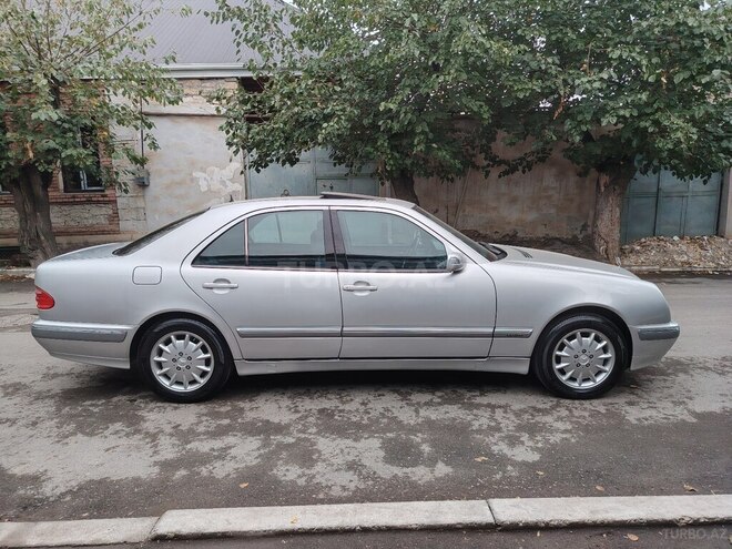 Mercedes E 240 2000, 240,000 km - 2.4 l - Gəncə