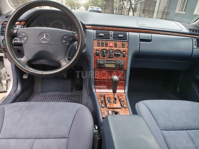 Mercedes E 240 2000, 240,000 km - 2.4 l - Gəncə