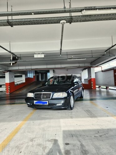 Mercedes C 220 1999, 283,000 km - 2.2 l - Bakı