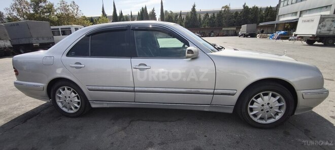 Mercedes E 240 2000, 334,073 km - 2.4 л - Şirvan