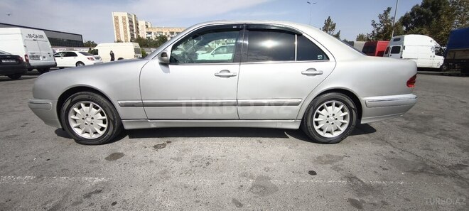 Mercedes E 240 2000, 334,073 km - 2.4 л - Şirvan