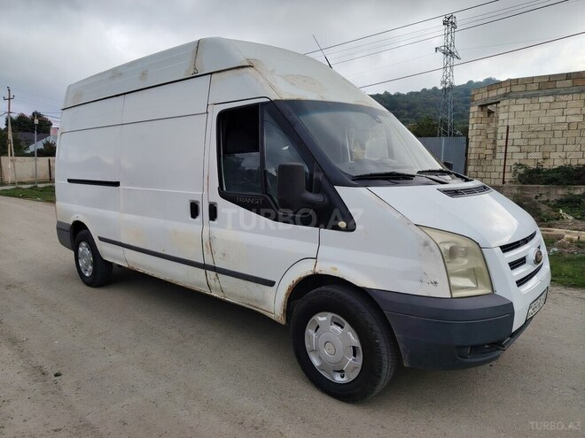 Ford Transit 2010, 390,000 km - 2.4 л - Quba