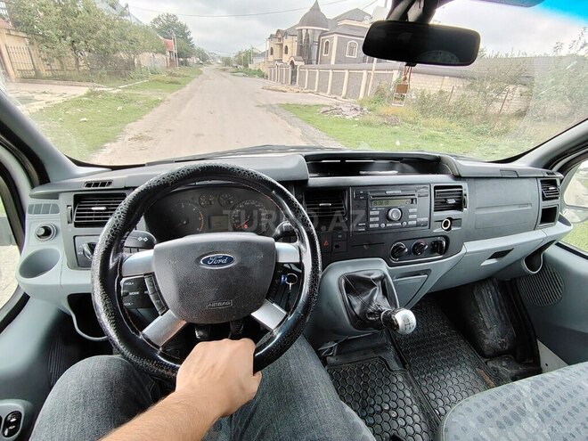 Ford Transit 2010, 390,000 km - 2.4 л - Quba