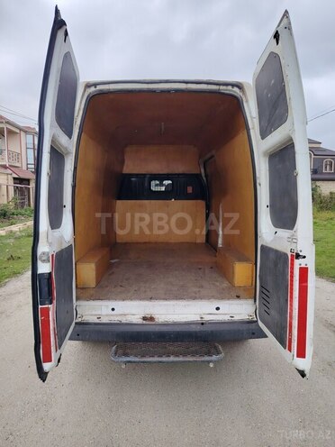 Ford Transit 2010, 390,000 km - 2.4 л - Quba
