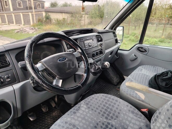 Ford Transit 2010, 390,000 km - 2.4 л - Quba