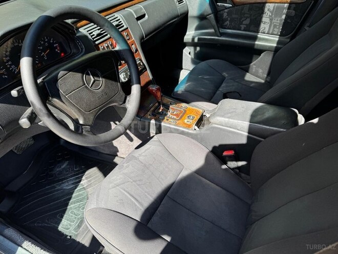 Mercedes E 240 1998, 251,000 km - 2.4 l - Bakı