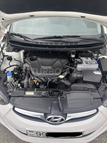 Hyundai Elantra 2011, 115,000 km - 1.6 l - Quba
