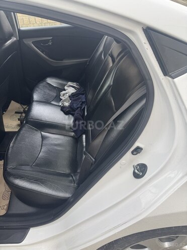 Hyundai Elantra 2011, 115,000 km - 1.6 l - Quba