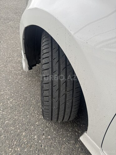 Hyundai Elantra 2011, 115,000 km - 1.6 l - Quba